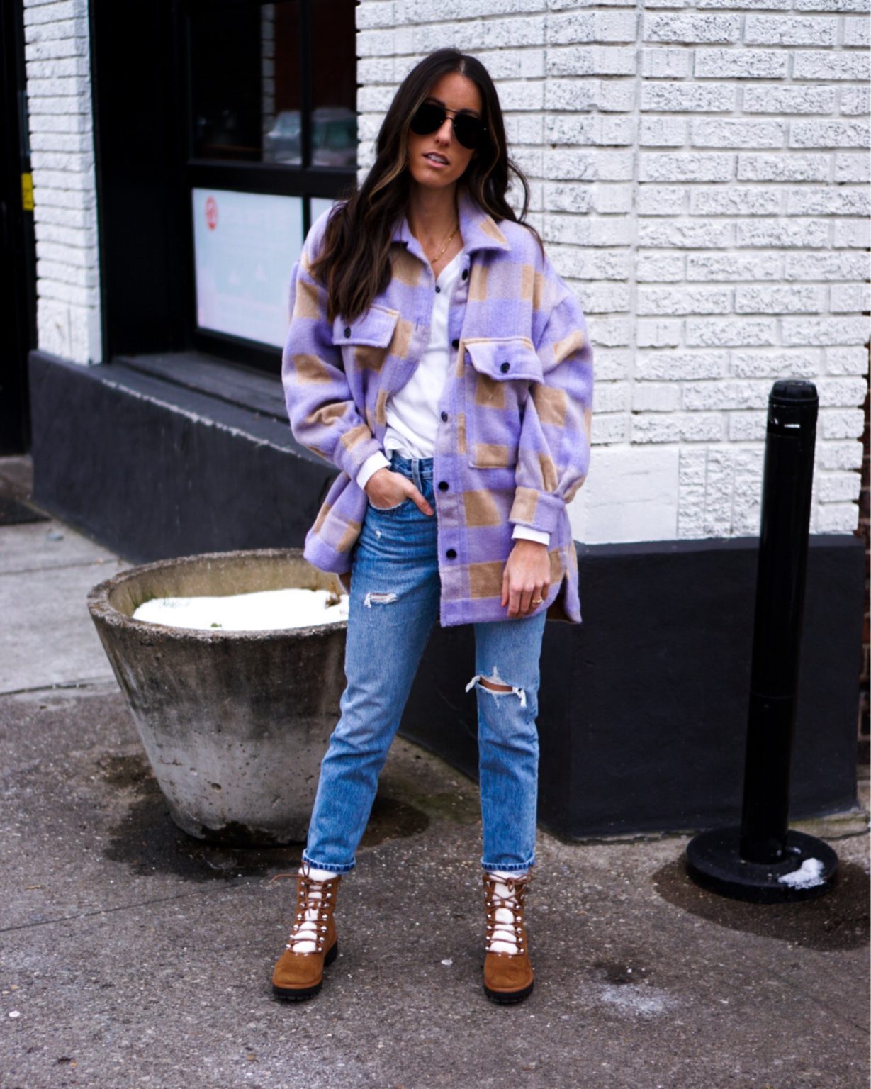 4 Easy Ways to Style Mom Jeans in Winter - Sisters Guide to Style
