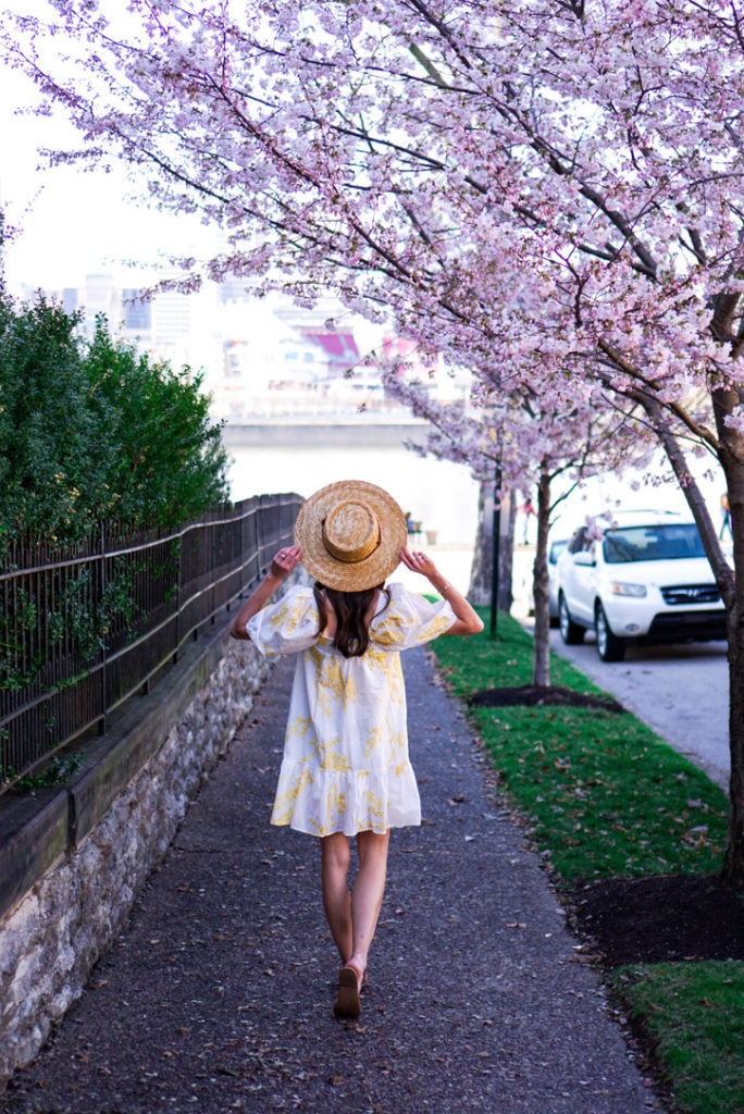 Sun hat with chin strap